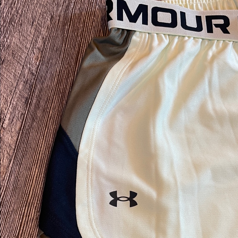 Under Armour Women's Celery Green With Army Green And  Black Athletic Shorts - Picture 2 of 4